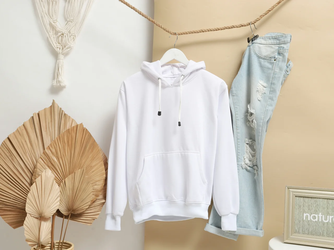 Hoodies & Sweatshirts